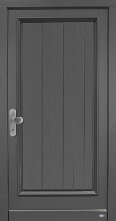 Schlichte maritime Hauseingangstür in hellgrau mit moderen Beschlägen.